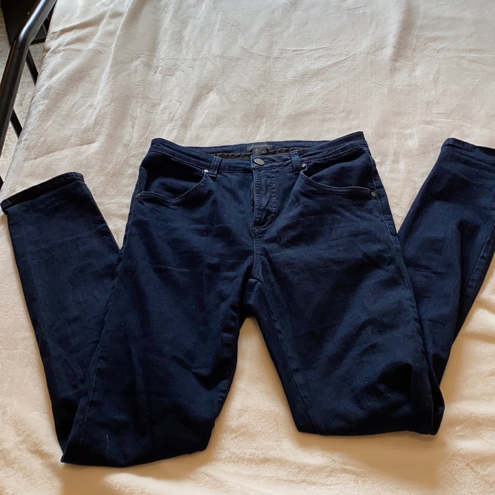 Universal thread dark blue skinny jeans